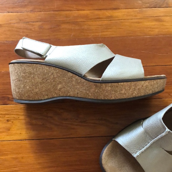 Gray wedge sandals - Picture 4 of 7